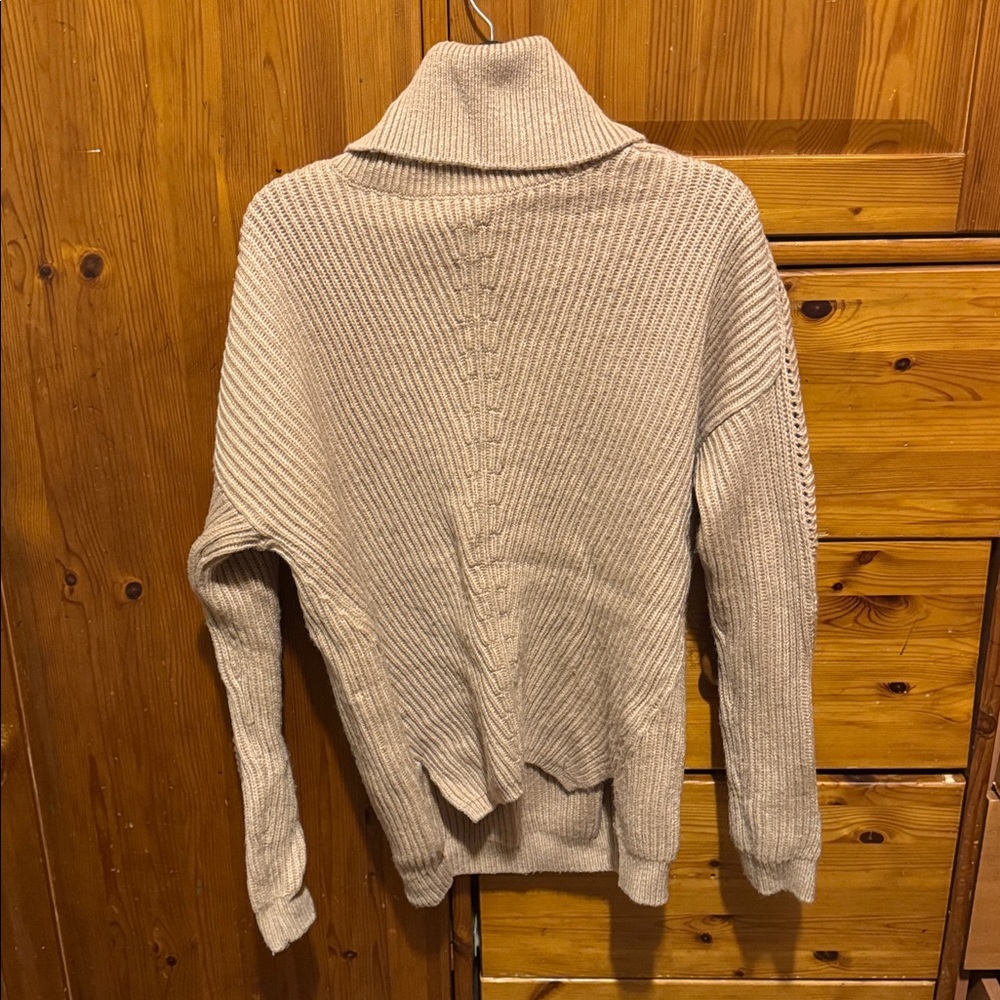 Guess Turtleneck Sweater